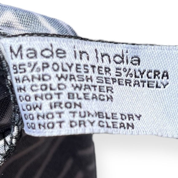 🌻NEW w/tags Buckhead Betties Straight Black & White Geometric Skirt Size Large - Picture 6 of 7